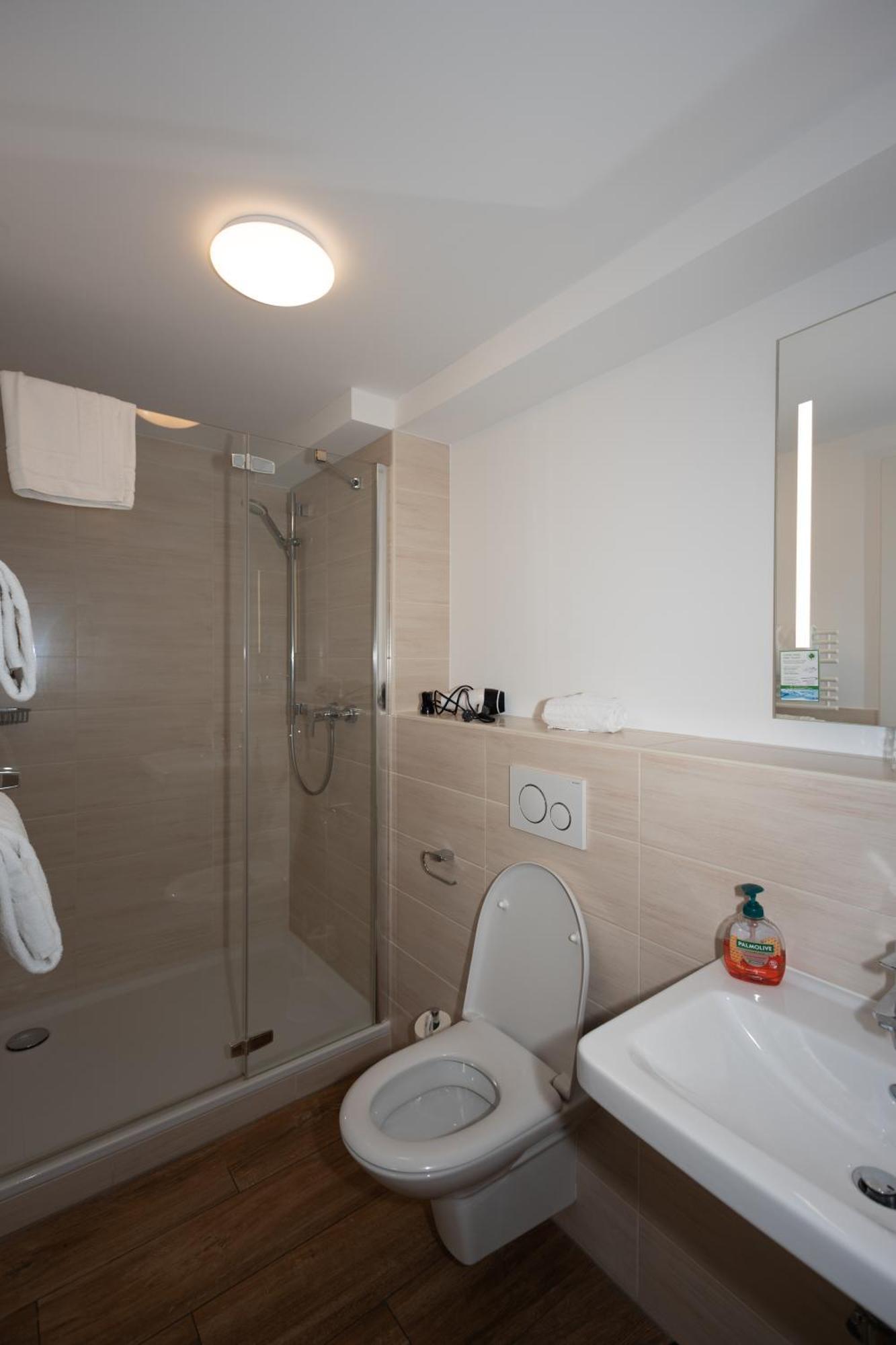 Hotel Isarwinkel Geretsried Zewnętrze zdjęcie